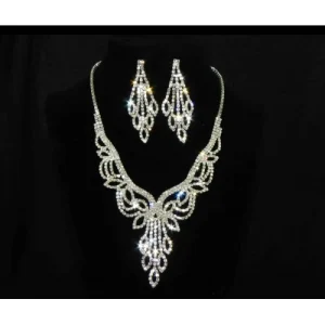 Ensemble collier et boucles d'oreilles