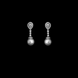 Boucle d'oreille délicate avec perle