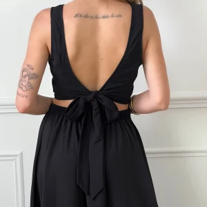 Top noir court : Juline